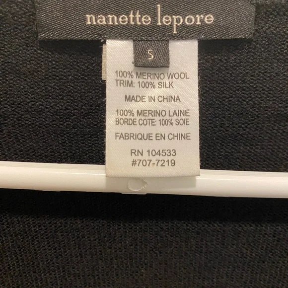 Holt Renfrew wool cardigan 10/10 condition - Picture 8 of 11